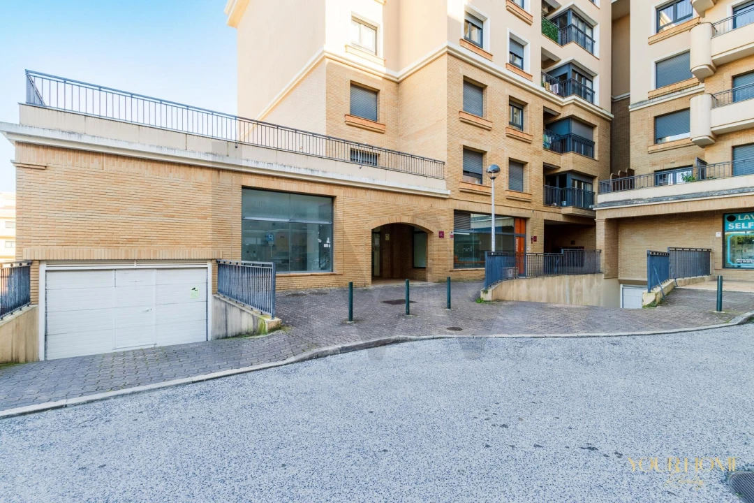 Apartamento T3 para Arrendamento em Santo António dos Cavaleiros e Frielas Foto 32