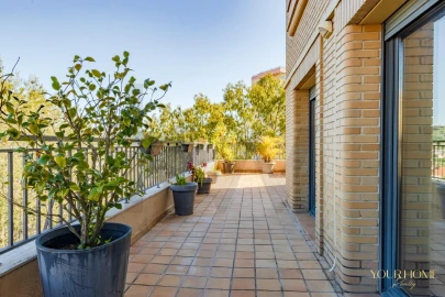 Apartamento T3 para Arrendamento em Santo António dos Cavaleiros e Frielas