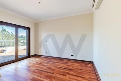 Apartamento T3 para Arrendamento em Santo António dos Cavaleiros e Frielas