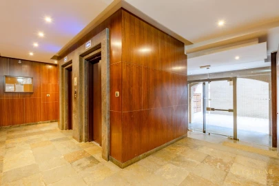 Apartamento T3 para Arrendamento em Santo António dos Cavaleiros e Frielas