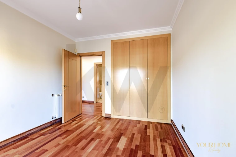 Apartamento T3 para Arrendamento em Santo António dos Cavaleiros e Frielas Foto 17