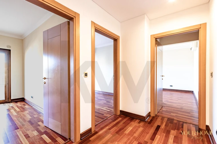 Apartamento T3 para Arrendamento em Santo António dos Cavaleiros e Frielas Foto 15