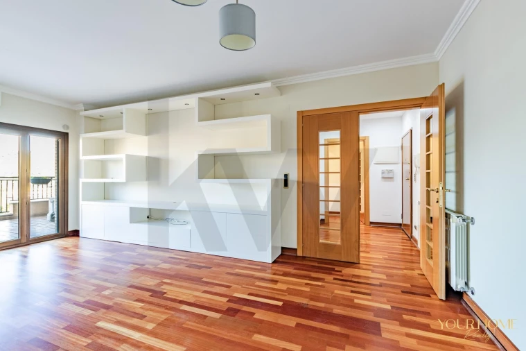 Apartamento T3 para Arrendamento em Santo António dos Cavaleiros e Frielas Foto 8