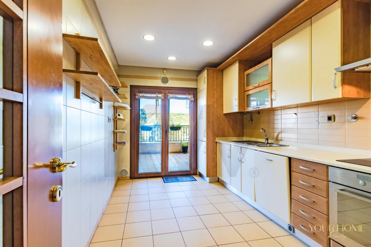 Apartamento T3 para Arrendamento em Santo António dos Cavaleiros e Frielas Foto 10