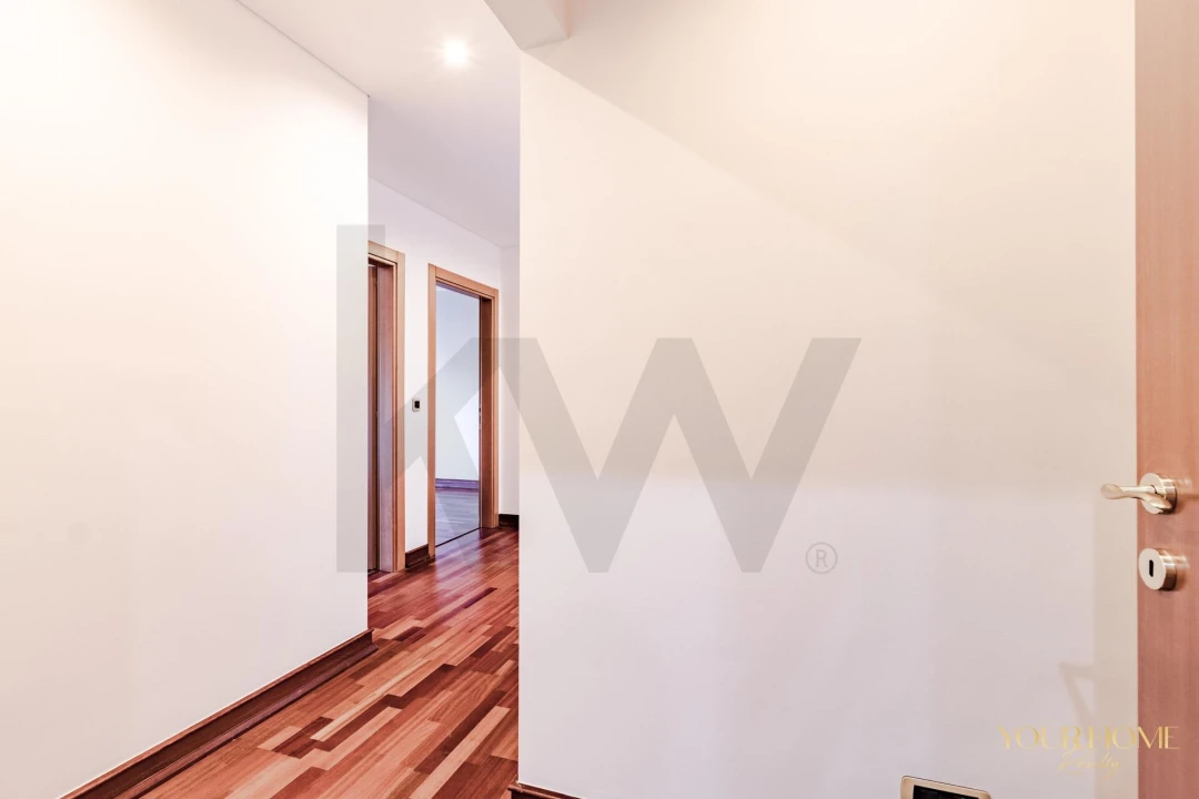 Apartamento T3 para Arrendamento em Santo António dos Cavaleiros e Frielas Foto 13