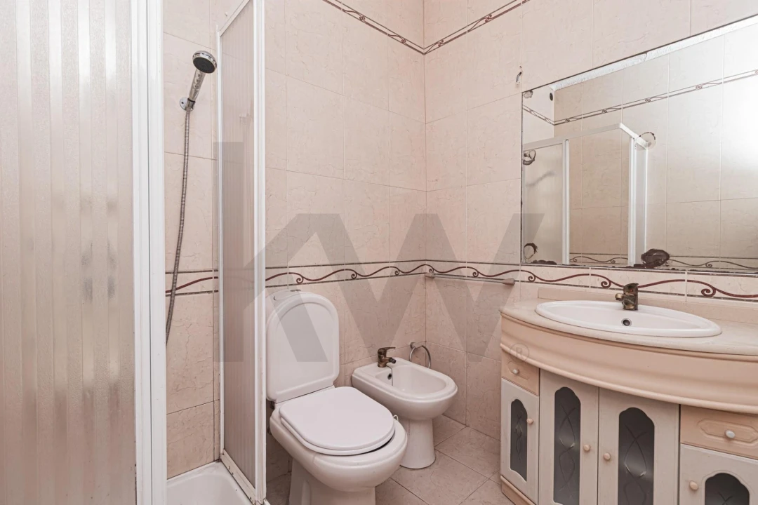 Apartamento T3 para Venda em Alfragide Foto 25