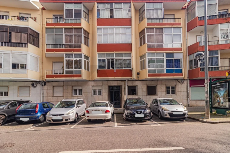 Apartamento T3 para Venda em Alfragide Foto 2