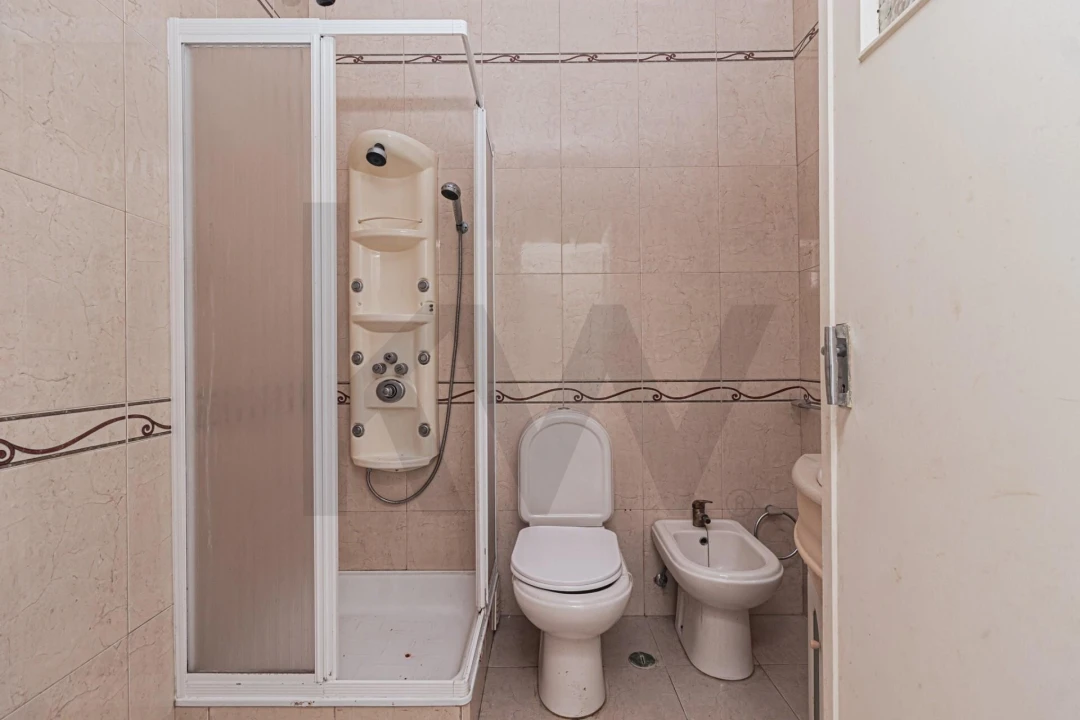 Apartamento T3 para Venda em Alfragide Foto 24