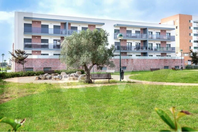 Apartamento T3 para Arrendamento em Oeiras e São Julião da Barra, Paço de Arcos e Caxias Foto 24