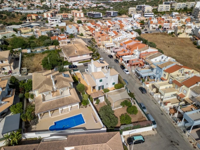 Moradia T5 para Venda em Alvor Foto 53