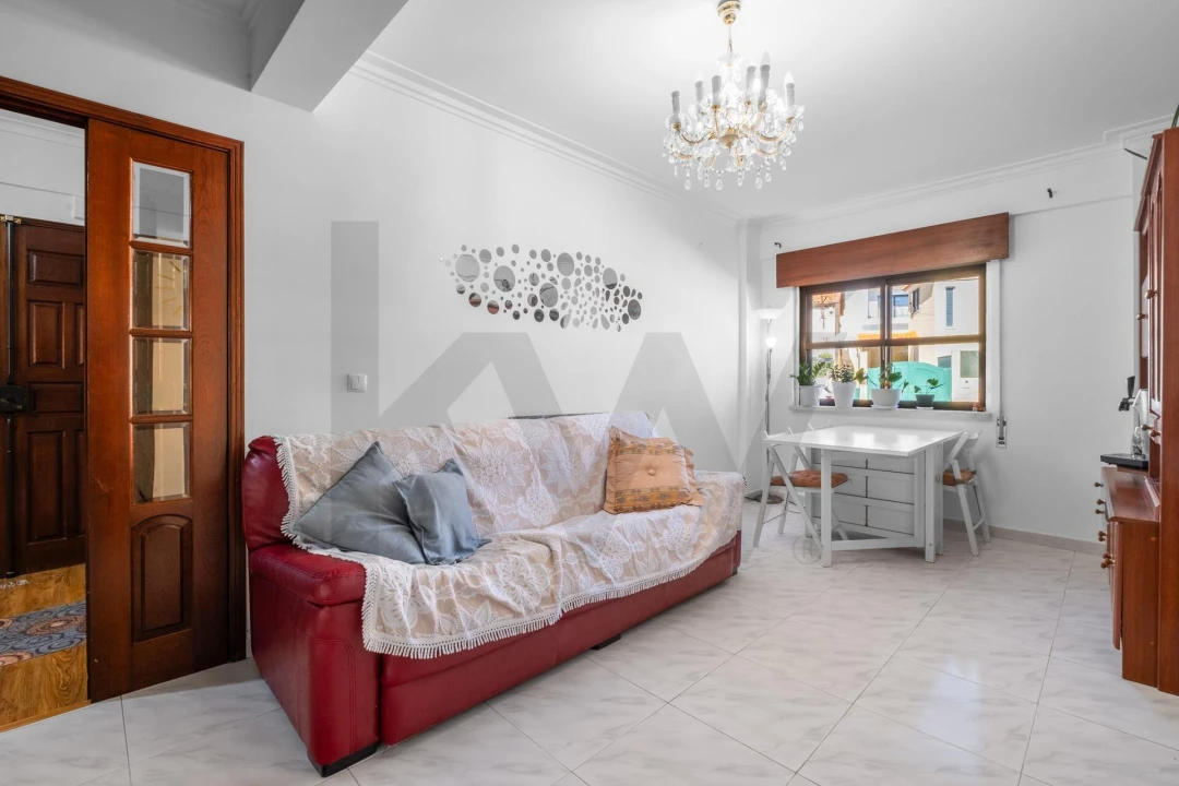 Apartamento T2 para Venda em Ramada e Caneças Foto 19