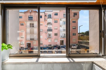 Apartamento T2 para Venda em Ramada e Caneças