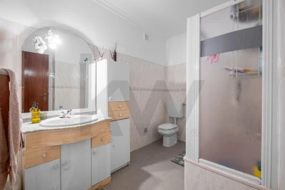 Apartamento T2 para Venda em Ramada e Caneças