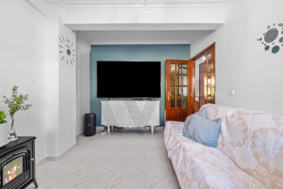 Apartamento T2 para Venda em Ramada e Caneças