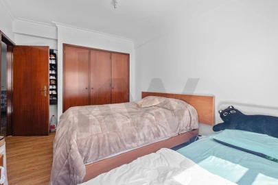 Apartamento T2 para Venda em Ramada e Caneças