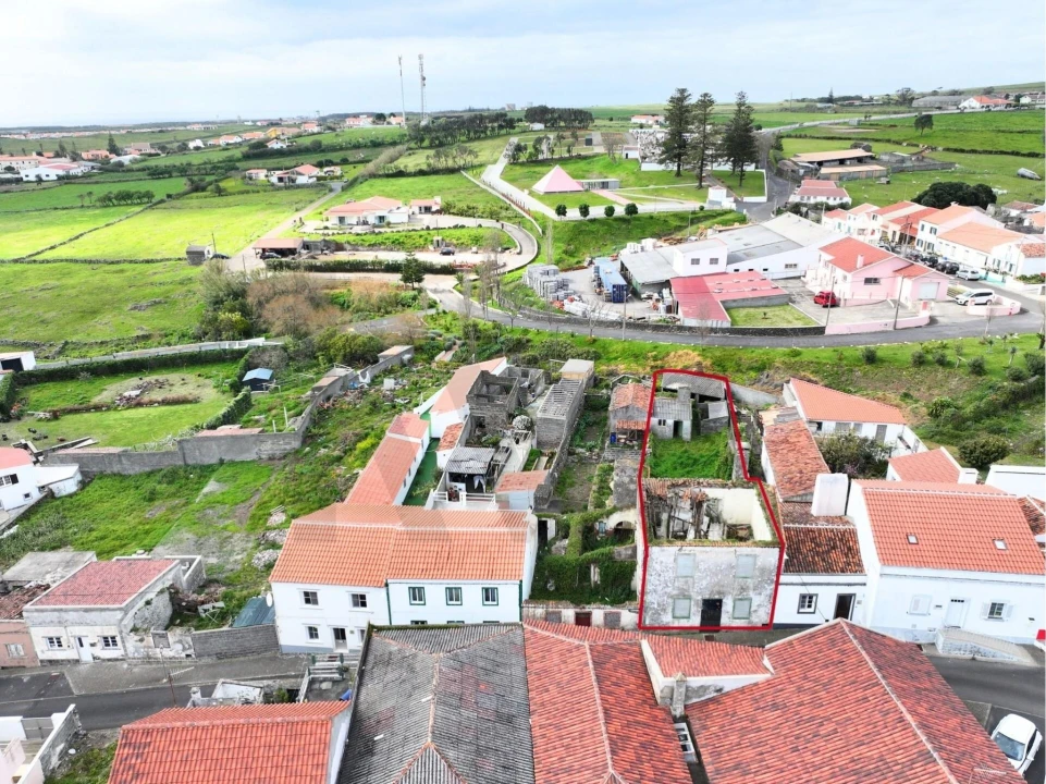 Moradia T3 para Venda em Vila do Porto Foto 2