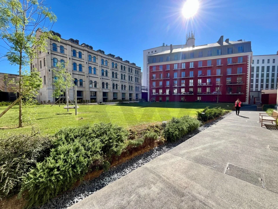 Apartamento T2 para Arrendamento em Beato Foto 1