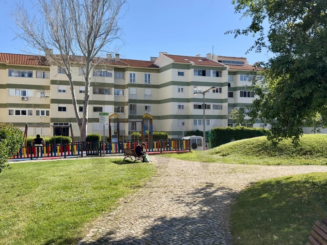 Apartamento T2 para Venda em São Domingos de Rana Foto 38