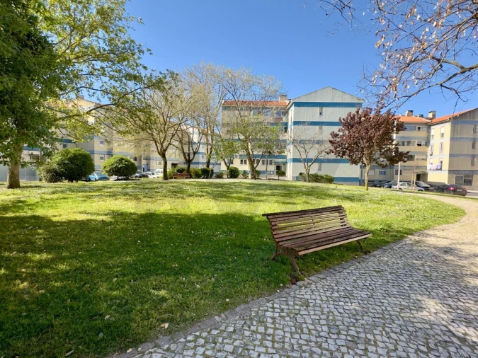 Apartamento T2 para Venda em São Domingos de Rana Foto 39