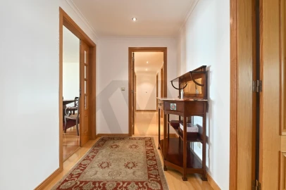Apartamento T3 para Venda em Oeiras e São Julião da Barra, Paço de Arcos e Caxias