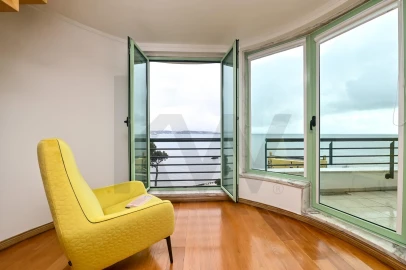 Apartamento T3 para Venda em Oeiras e São Julião da Barra, Paço de Arcos e Caxias