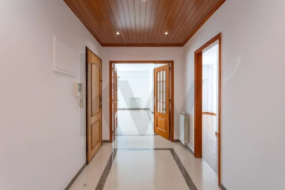 Apartamento T3 para Venda em Oeiras e São Julião da Barra, Paço de Arcos e Caxias
