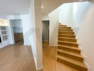 Moradia T2 para Arrendamento em Cascais e Estoril