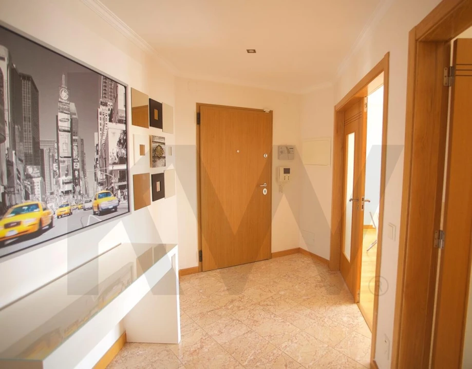 Apartamento T3 para Venda em Sacavém e Prior Velho Foto 7