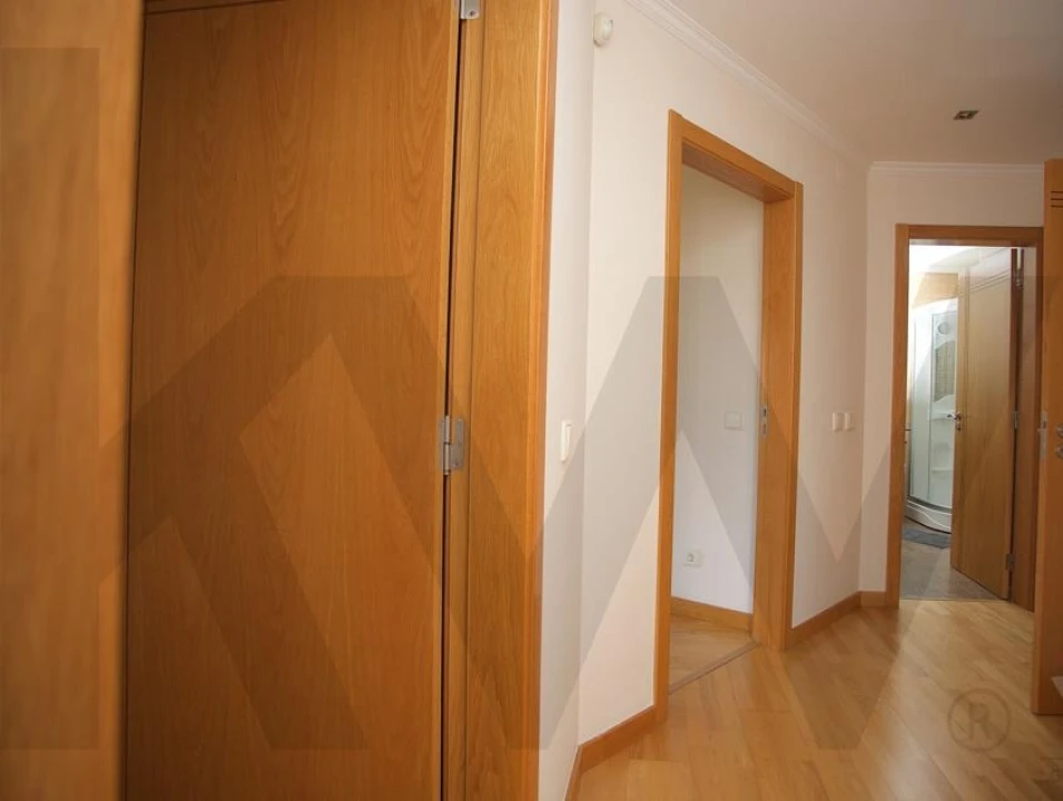 Apartamento T3 para Venda em Sacavém e Prior Velho Foto 9