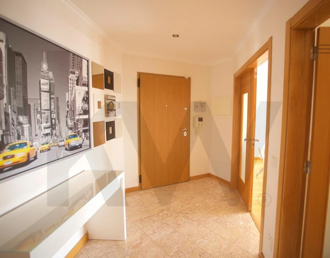 Apartamento T3 para Venda em Sacavém e Prior Velho Foto 7