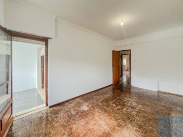 Apartamento T2 para Venda em Oeiras e São Julião da Barra, Paço de Arcos e Caxias
