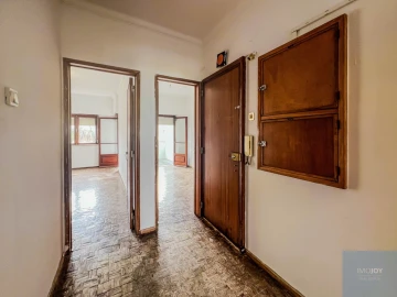 Apartamento T2 para Venda em Oeiras e São Julião da Barra, Paço de Arcos e Caxias
