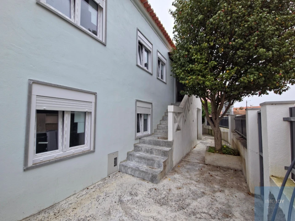 Moradia T5 para Venda em Cacém e São Marcos Foto 38