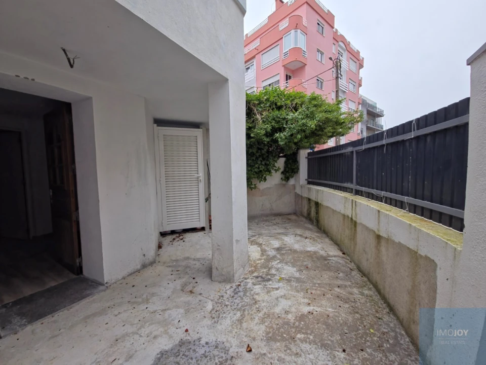 Moradia T5 para Venda em Cacém e São Marcos Foto 41