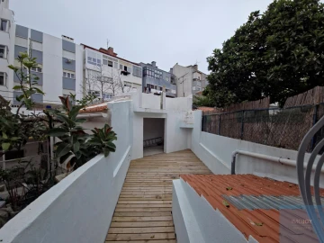 Moradia T5 para Venda em Cacém e São Marcos