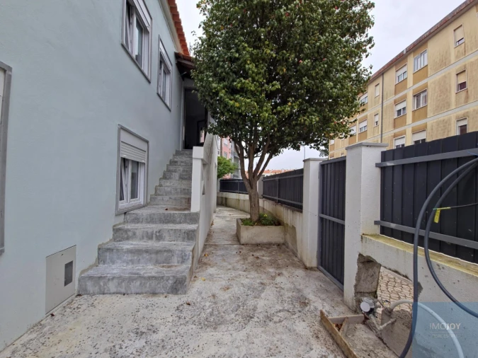 Moradia T5 para Venda em Cacém e São Marcos Foto 39