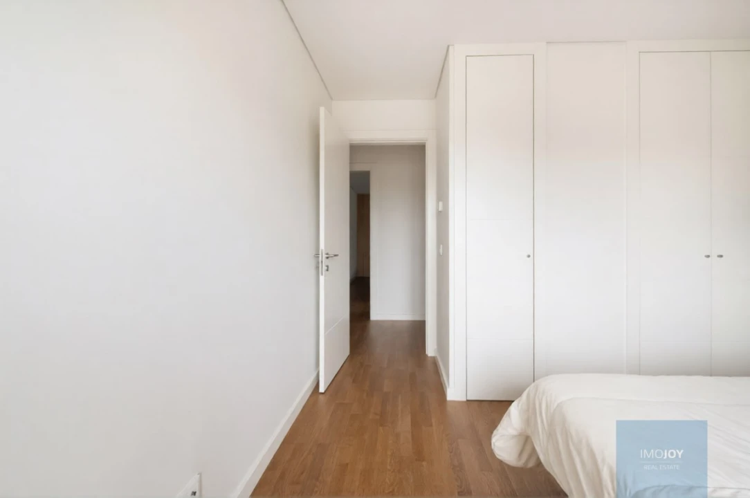 Apartamento T2 para Arrendamento em Lordelo do Ouro e Massarelos Foto 13