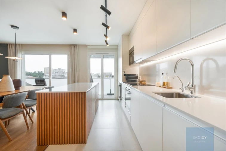 Apartamento T2 para Arrendamento em Lordelo do Ouro e Massarelos Foto 17