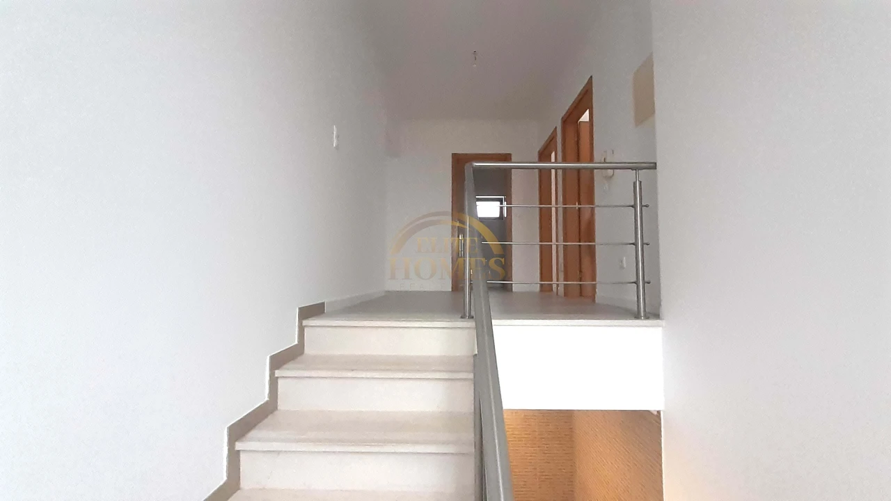 Moradia T5 para Venda em Laranjeiro e Feijó Foto 25