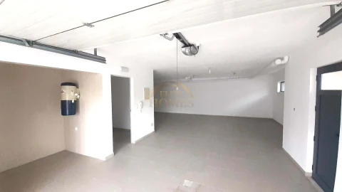 Moradia T5 para Venda em Laranjeiro e Feijó