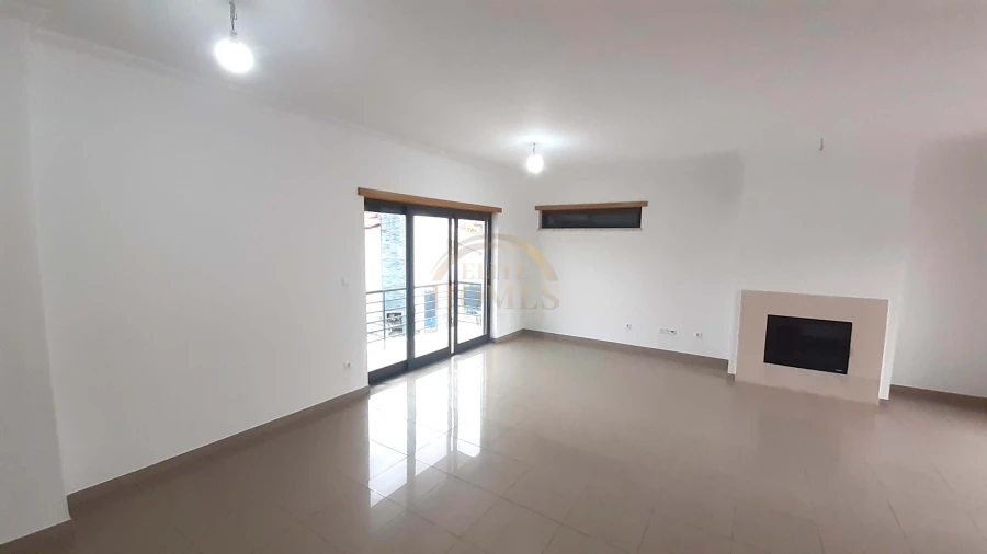 Moradia T5 para Venda em Laranjeiro e Feijó Foto 11