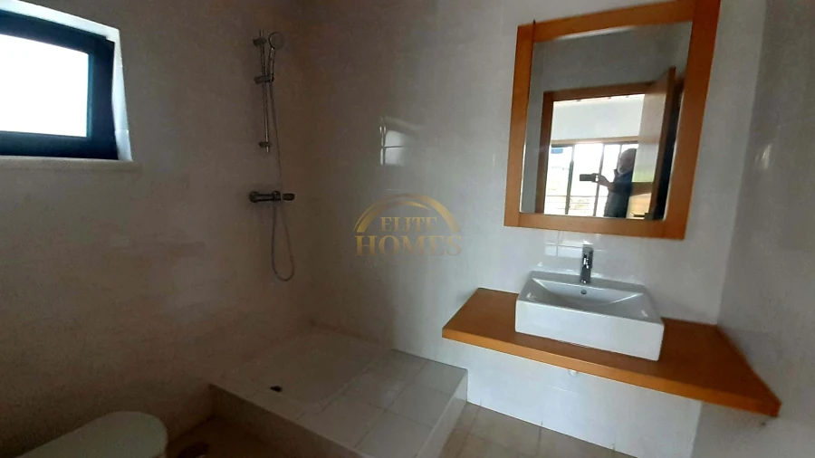 Moradia T5 para Venda em Laranjeiro e Feijó Foto 23