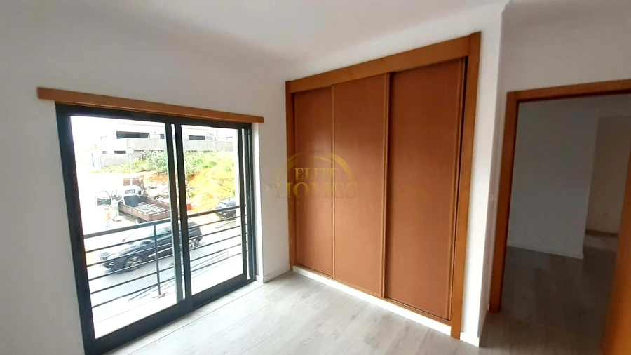 Moradia T5 para Venda em Laranjeiro e Feijó Foto 29