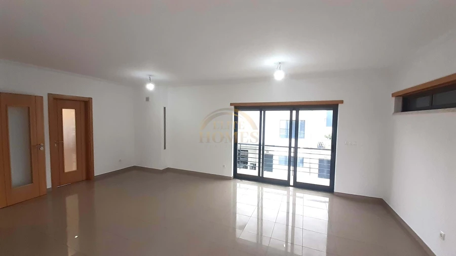 Moradia T5 para Venda em Laranjeiro e Feijó Foto 13