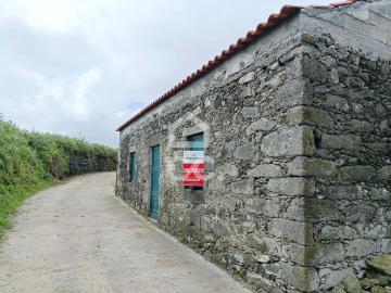 Moradia T1 para Venda em Fenais da Ajuda