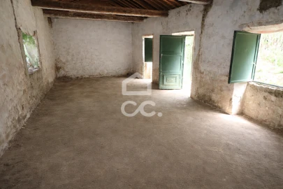 Moradia T1 para Venda em Fenais da Ajuda