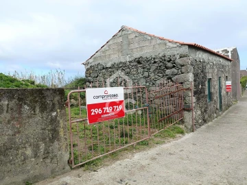 Moradia T1 para Venda em Fenais da Ajuda