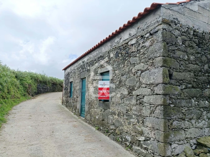 Moradia T1 para Venda em Fenais da Ajuda Foto 8