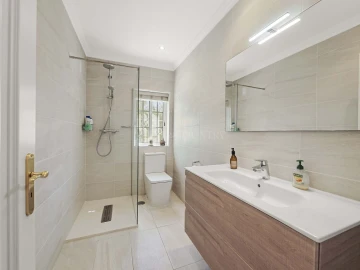 Moradia T4 para Venda em Ferragudo