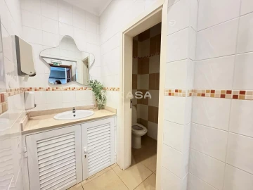 Negócio para Venda em Lagos (São Sebastião e Santa Maria)